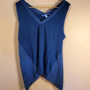 C26- Simply Vera Wang: size large blue sleeveless top